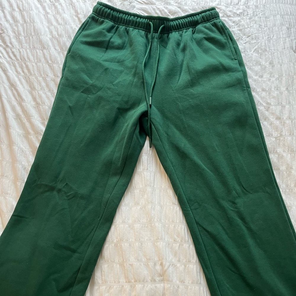 Forest green straight leg sweatpants - woman’s large